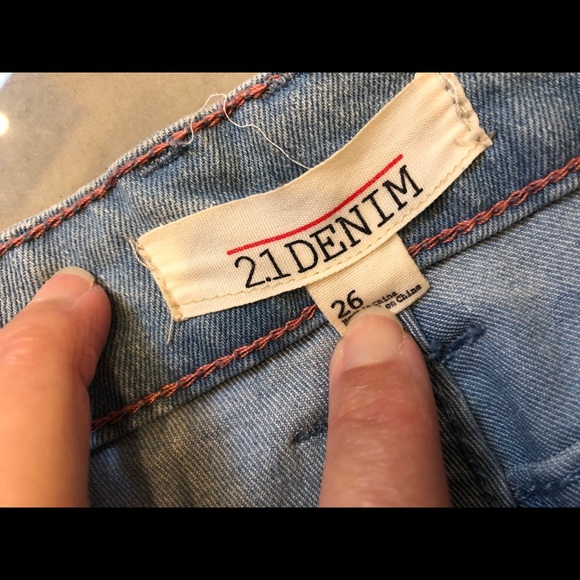 Women’s denim short - Picture 3 of 3